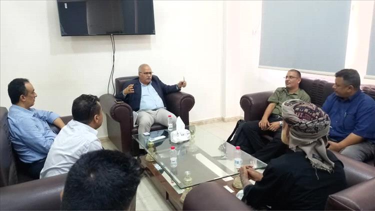 البيشي يناقش مع مدير المشاريع الصحية لجمعية الحكمة مشاريعها القادمة في عدن