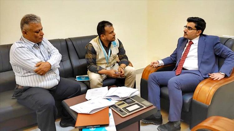 وزارة المياه والبيئة توقع اتفاقية مشروع تعميق وتأهيل بئر الرميلة بمأرب