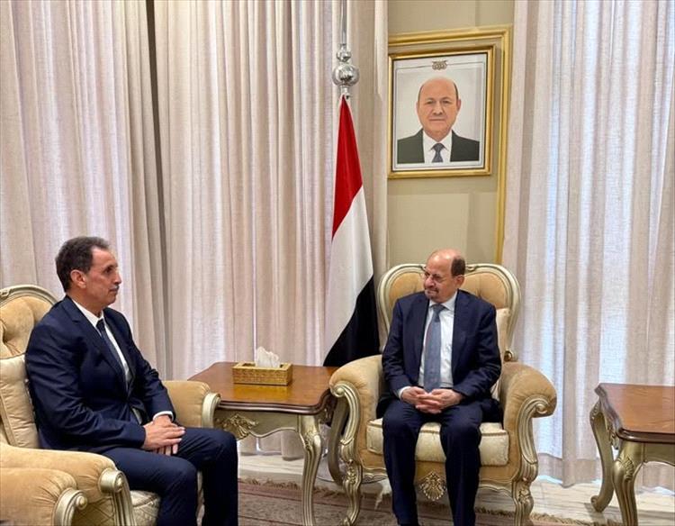 وزير الخارجية يلتقي القائم بأعمال السفير المغربي بمناسبة انتهاء فترة عمله