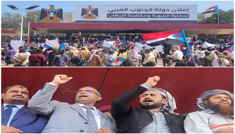 الزعوري يخاطب حشود قبائل الصبيحة في ساحة الحرية: كنتم مع الجنوب في ساعات الشدّة قبل ساعات النصر 