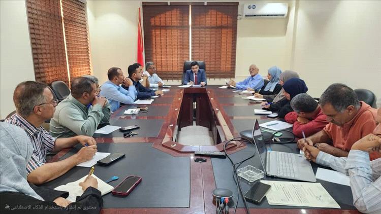 نائب وزير المياه والبيئة يترأس اجتماعاً لمناقشة إعداد موازنة وخطط المشاريع للعام 2026م