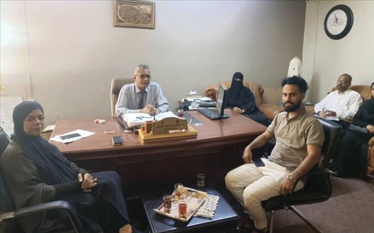 كلية الآداب بجامعة عدن تبحث تعزيز التعاون مع مهرجان عدن الدولي للشعوب والتراث 