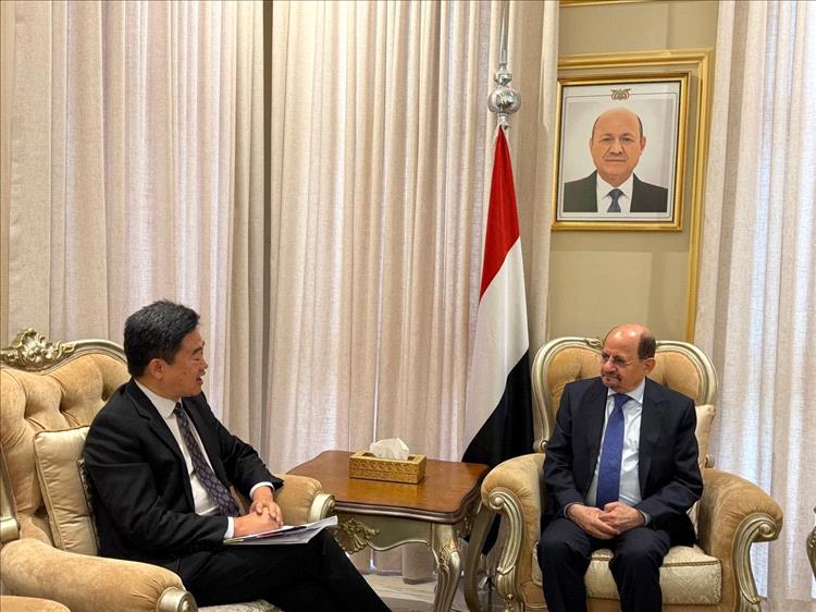 وزير الخارجية يلتقي القائم بأعمال سفارة جمهورية الصين الشعبية