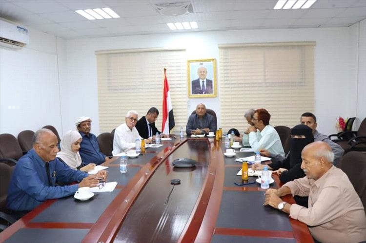 نائب وزير الصناعة يناقش مع مدراء مكاتب الوزارة بالمحافظات المحررة تعزيز ضبط الأسواق وكفاءة الأداء