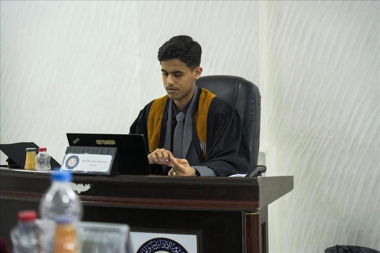 مناقشة رسالة ماجستير في إدارة الأعمال بالأكاديمية العربية بعدن حول أثر الرقابة والتقييم في نجاح المشاريع 