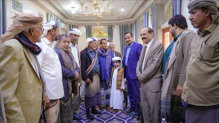 محافظ شبوة: التلاحم المجتمعي يعكس وعي أبناء المحافظة في تعزيز وحدة الصف 