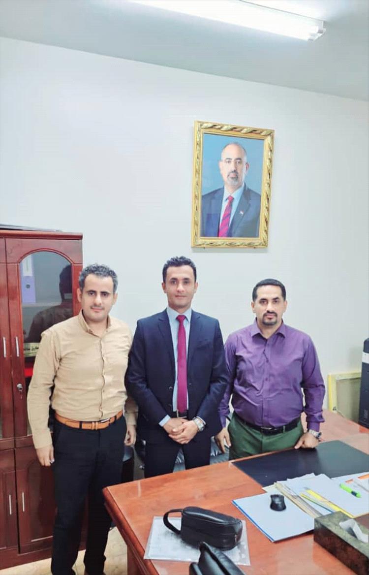 المؤسسة العامة لمطابع الكتاب المدرسي تجذّر الهوية الوطنية الجنوبية وتعزز رمزية رفع صورة القائد الزُبيدي 