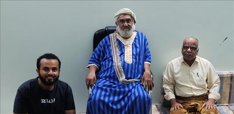 الأمين العام المساعد لمؤتمر حضرموت الجامع يطمئن على صحة الشخصية الاجتماعية والسياسية خالد باعمر