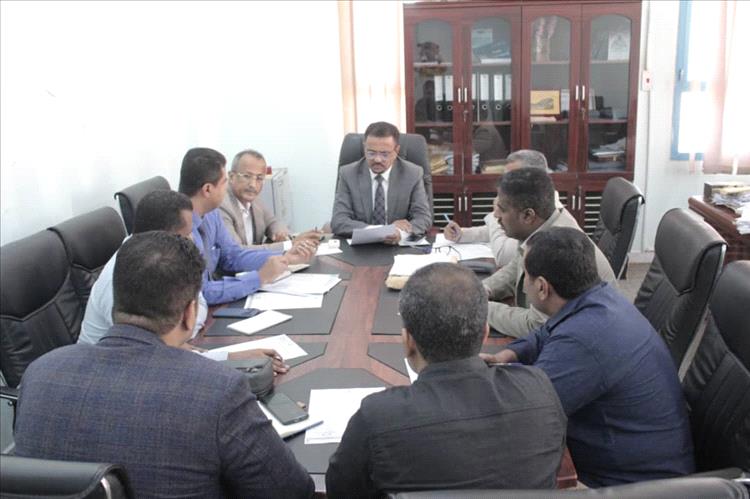 الأمين العام لمحلي حضرموت يرأس لقاء لمناقشة الخطة التنفيذية للمؤسسة المحلية للمياه لمواجهة تحديات الصيف القادم