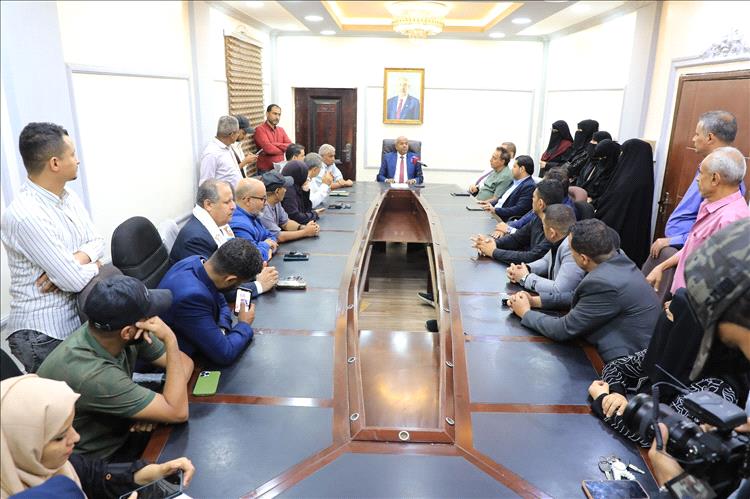 عاجل : الخليفي يعلن تأييد وزارة الشباب والرياضة المطلق لخطوات المجلس الانتقالي الجنوبي 