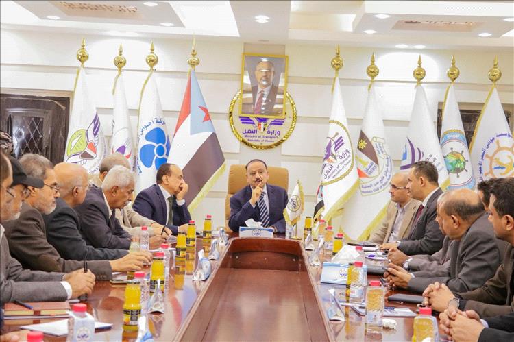 وزير النقل يعلن تأييده الكامل لكافة القرارات والخطوات التي اتخذها اللواء الزبيدي