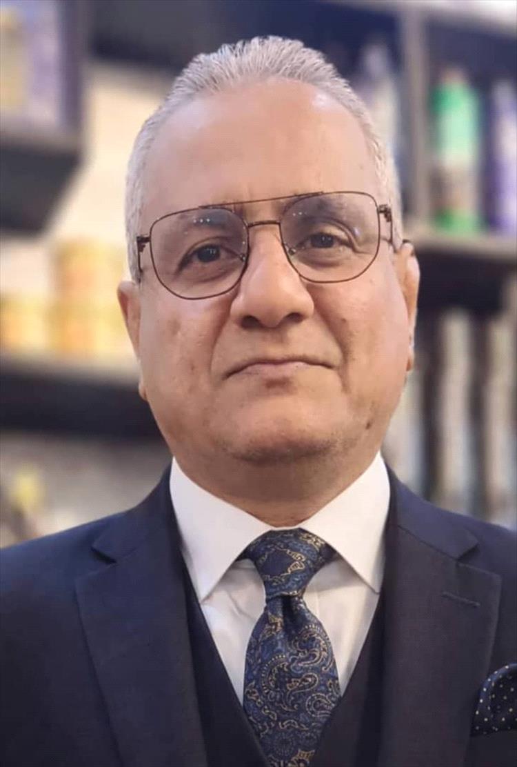 الباحث الحامدي يهدي مكتبة آل سعود بالدار البيضاء نسخاً من كتابه 