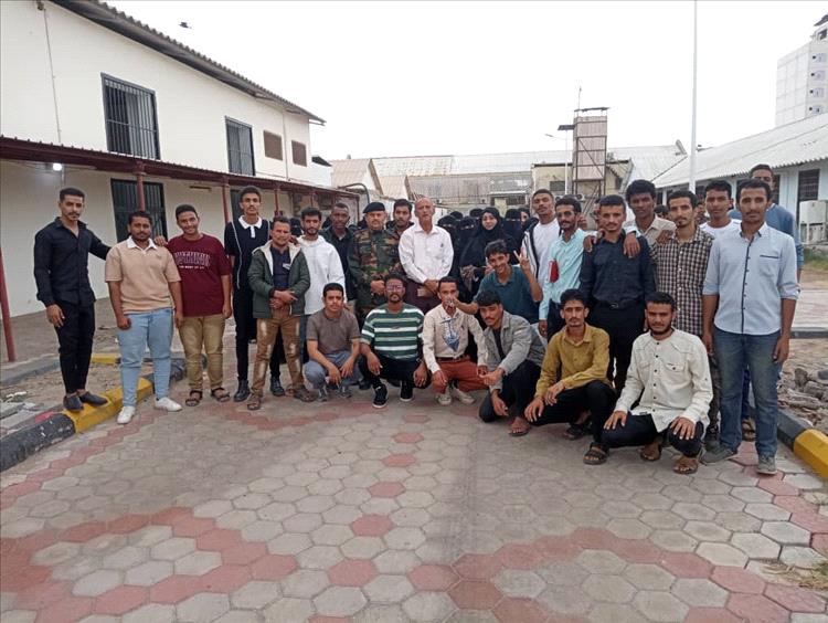 طلبة كلية الحقوق - جامعة عدن - ينفذون نزولًا ميدانيًّا إلى إصلاحيةِ السجنِ المركزي