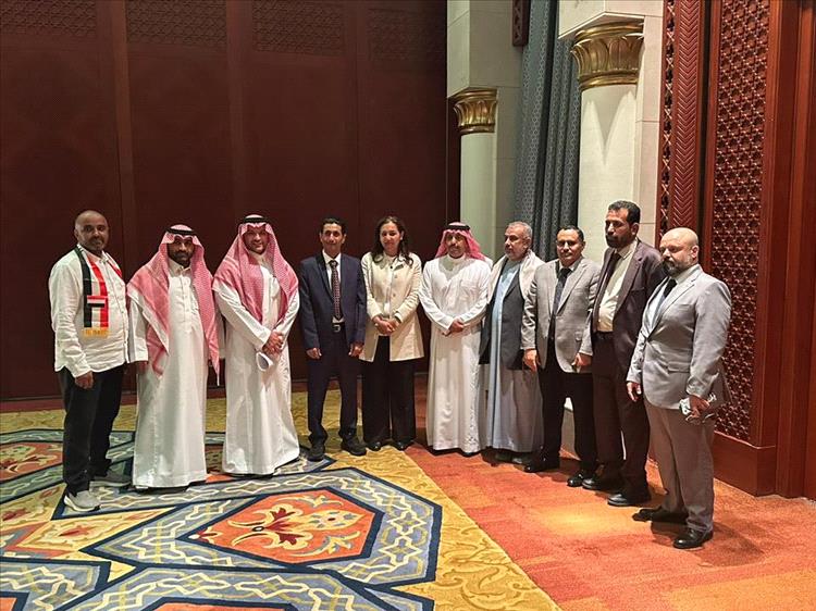 آل جابر يشيد بجهود فريقي التفاوض للحكومة الشرعية والحوثيين في مسقط