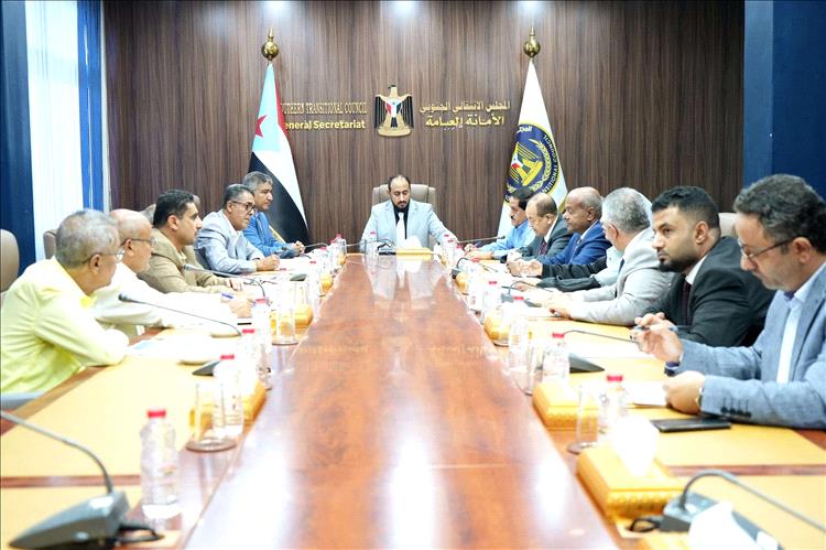 اجتماع في عدن يقيّم التحرك الخارجي للمجلس الانتقالي ويستعرض نشاط الجاليات الجنوبية في العواصم الدولية