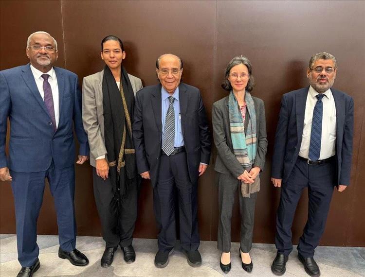 قيادات حضرمية تبحث تطورات اليمن وحضرموت مع السفيرة الفرنسية في الرياض