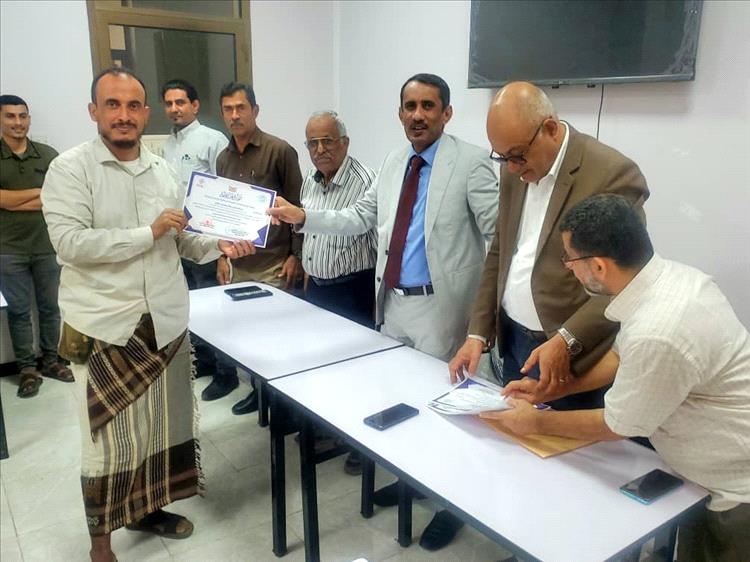 الوكيل الغتناني يختتم دورة لعمال الصحة الحيوانية