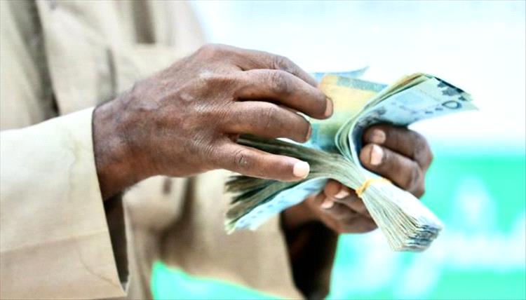 قلق من عودة الريال اليمني إلى مسار الهبوط 