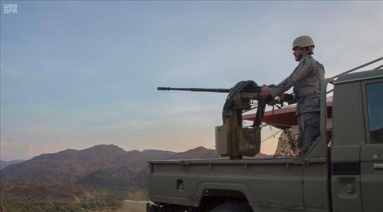 مدير مكتب ولي العهد السعودي يدعو بالنصر للقوات السعودية على حدود بلاده 