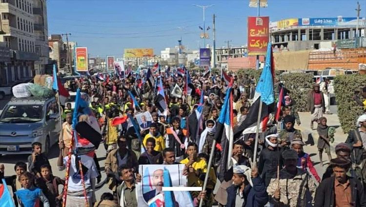 حضور كبير لقيادات المجلس العام للمقاومة الجنوبية في المسيرة الجماهيرية بشبوة المؤيدة لتمسك الشعب بمطالبه المشروعة