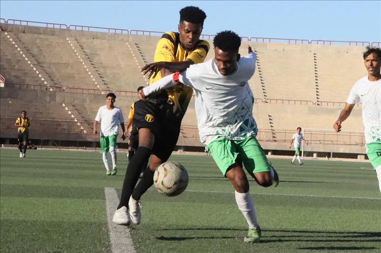 الاتحاد يواصل تصدره على حساب خنفر والفتح يعمق جراح مايو