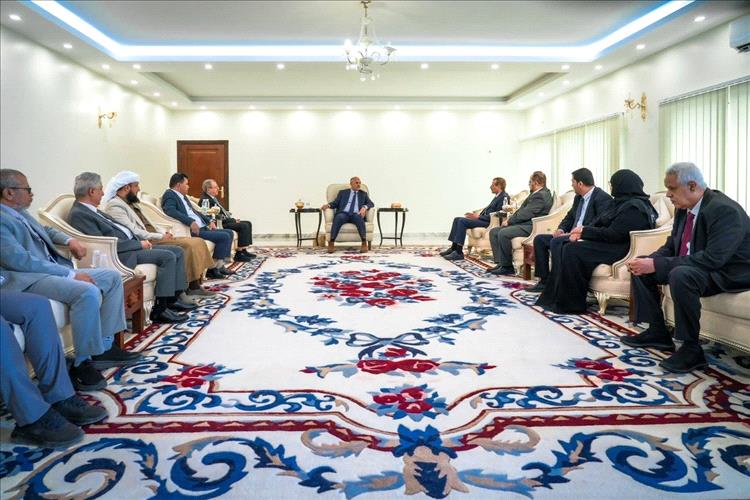 الزُبيدي يؤكد دعم استقلال القضاء ويدعو إلى إصلاحات شاملة في المحاكم والنيابات