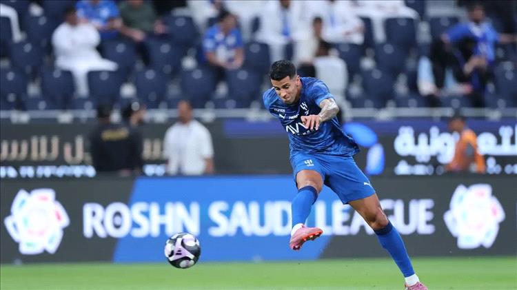 لا يشعر بالراحة في الدوري السعودي.. هل يعود كانسيلو لبرشلونة؟