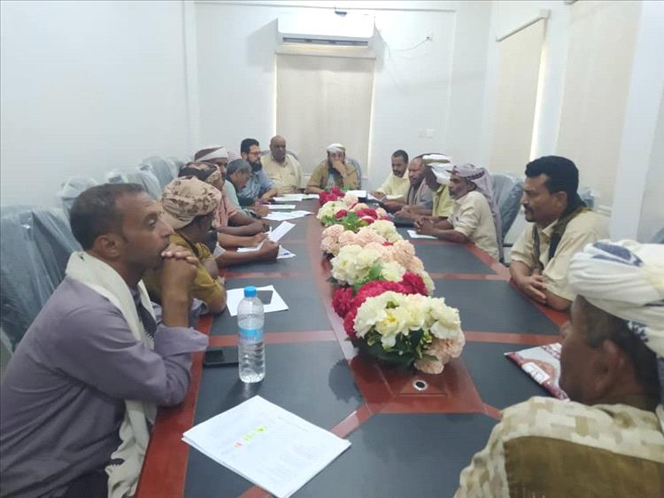 مدير عام المضاربة بلحج  يترأس اجتماعا لتقييم الأداء المالي والإداري للعام 2025م