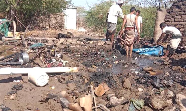 الحديدة: حريق يلتهم منزل نازح في الخوخة ويترك أسرة بلا مأوى 