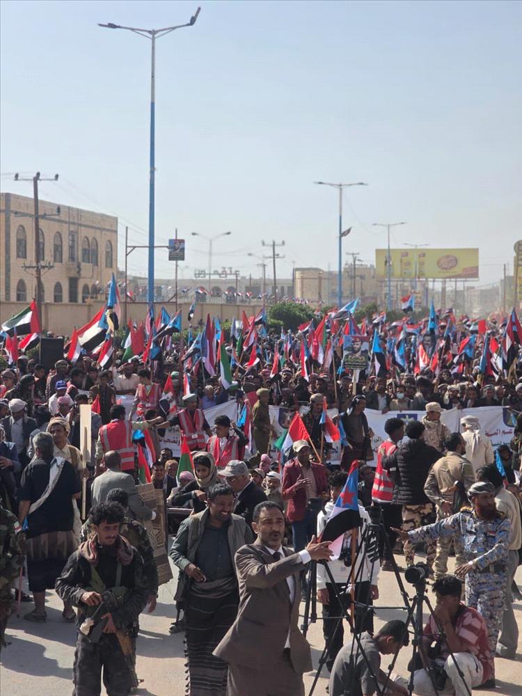 تظاهرة حاشدة في عتق تطالب باستقلال الجنوب