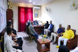 الخليفي يتفقد سير العمل والانضباط الوظيفي في مكتب الشباب والرياضة بعدن