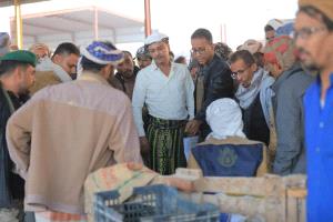 باعوم ينفّذ نزولًا ميدانيًا فجر اليوم إلى سوق الخضار المركزي بسيئون ويشدّد على ضبط الأسعار وحماية المزارعين