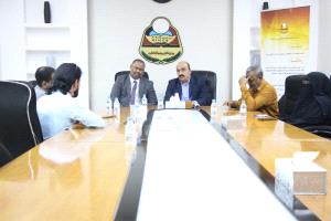 لقاء يناقش تعزيز العمل المشترك بين مكتبي التربية والتعليم والصحة بساحل حضرموت