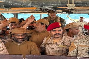 تفقُّد عسكري يسلط الضوء على جاهزية حماية المنافذ البحرية بالمهرة