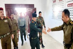 مدير عام شرطة شبوة يتفقد مصلحتي الهجرة والجوازات والأحوال المدنية ويؤكد على أهمية الانضباط وسرعة إنجاز معاملات المواطنين