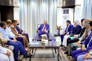 رئيس المجلس الانتقالي الجنوبي يستقبل في عدن وفدًا من أبناء المهرة