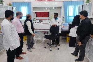 مدير عام الرعاية الصحية الأولية بمحافظة المهرة يزور مستشفى السلطان قابوس بمديرية شحن
