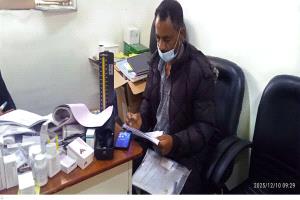 ضابط المسح الصحي والتغذوي الدكتور اياد المشوشي ينفذ نزول ميداني دوري لمكتب الصحة رصد بيافع