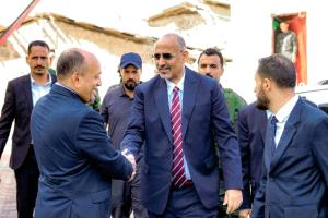 الزُبيدي يتفقد سير العمل بوزارة الصناعة والتجارة