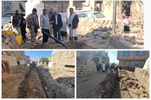 المدير بكر الشاعري يدشن عمل مشروع استبدال شبكة المياه القديمة وتوصيل خط رسمي لمستشفى السلام بمدينة قعطبة