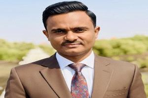 "صحفي يعتزل النشاط السياسي بسبب تقلبات التحالفات السياسية وانقلاب الحلفاء على الشرعية ويلتزم الحياد"