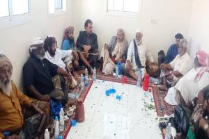 بتوجيهات المحافظ ابن الوزير.. الوكيل باعوضة يلتقي مشايخ آل باقطمي بسبب خلاف في الخزمة