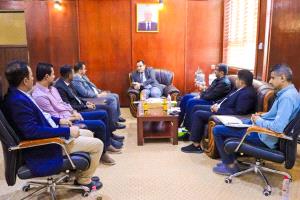 الوزير السقطري يلتقي فريق مؤسسة صلة للتنمية