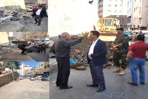 تعز.. مديرية «القاهرة» تزيل رصيفًا مخالفًا في شارع السلخانة لتخفيف الازدحام المروري