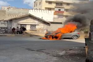 نجاة سكرتير محافظ عدن محمد الجنيدي من احتراق مفاجئ لسيارته في التواهي