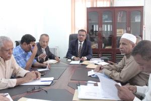 الأمين العام لمحلي حضرموت يرأس اجتماعاً استثنائياً لإقرار الموازنة المالية للمحافظة للعام 2026م