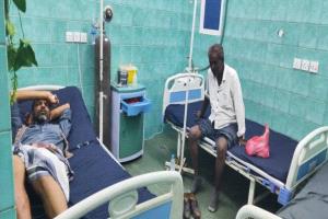 الإعلاميان عوض آدم وماجد أحمد مهدي يتعرضان لحادث مروري