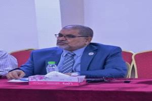 د. خنبش يستعرض سير عمل جامعة حضرموت