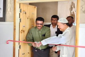 بتنظيم مكتب الثقافة.. مدير عام مديرية تريم يفتتح معرض "تريم بريشة هشام" للفنان هشام بن يحيى