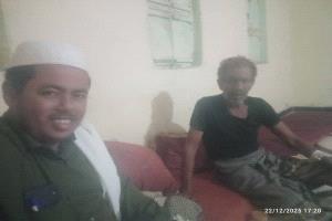 إمام وخطيب مسجد المشهور بقرية امبسطي يزور الإعلامي عبدالله الطحر للاطمئنان على صحته